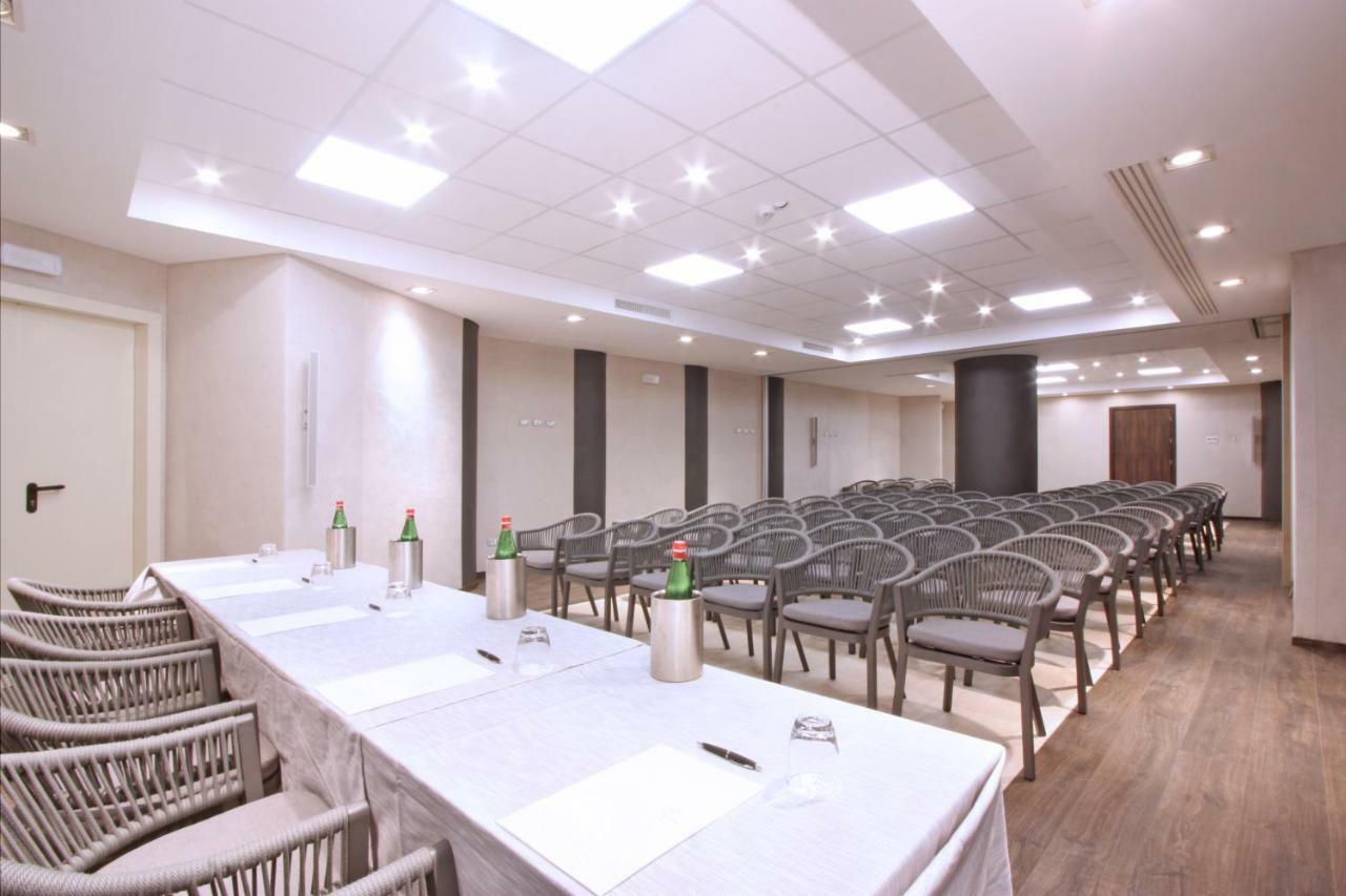 The Hive Hotel Roma Esterno foto